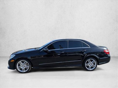 Used 2013 Mercedes-Benz E 550 4MATIC Sedan image 9