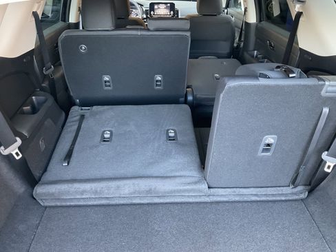 Used 2025 Nissan Pathfinder SV w/ Black Appearance Package image 44