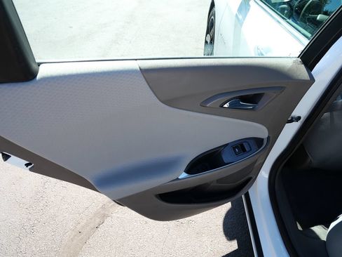 Used 2022 Chevrolet Malibu LT FWD image 17