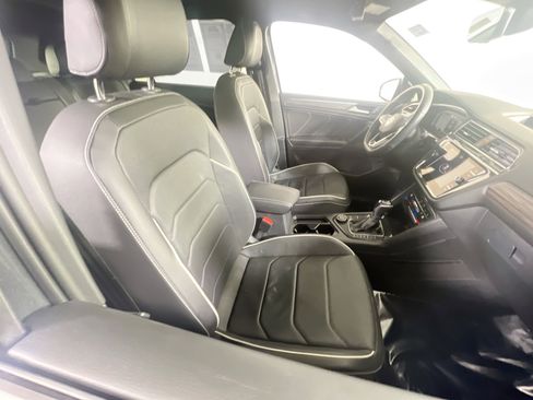 Used 2022 Volkswagen Tiguan SEL R-Line image 28