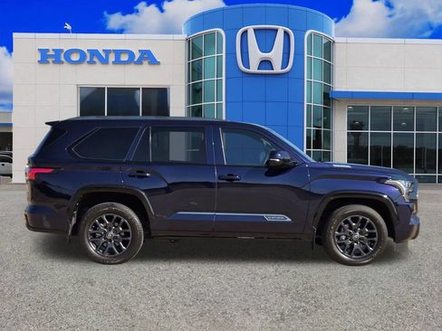 Used 2025 Toyota Sequoia Platinum AWD/4WD image 2