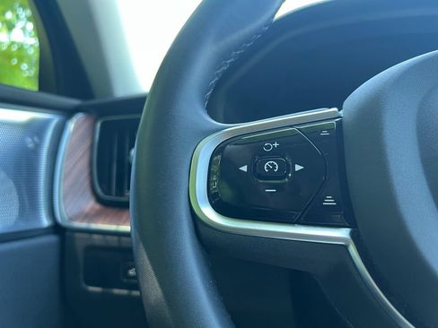 Certified 2023 Volvo XC60 B5 Ultimate AWD/4WD image 12