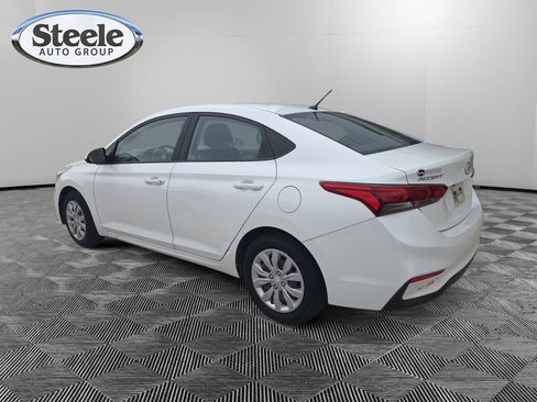 Used 2020 Hyundai Accent SE image 3