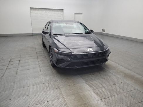Used 2025 Hyundai Elantra Sport FWD image 13