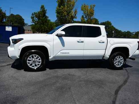 Used 2026 Toyota Tacoma SR5 RWD image 4