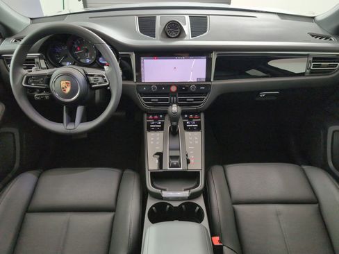 Used 2025 Porsche Macan image 20
