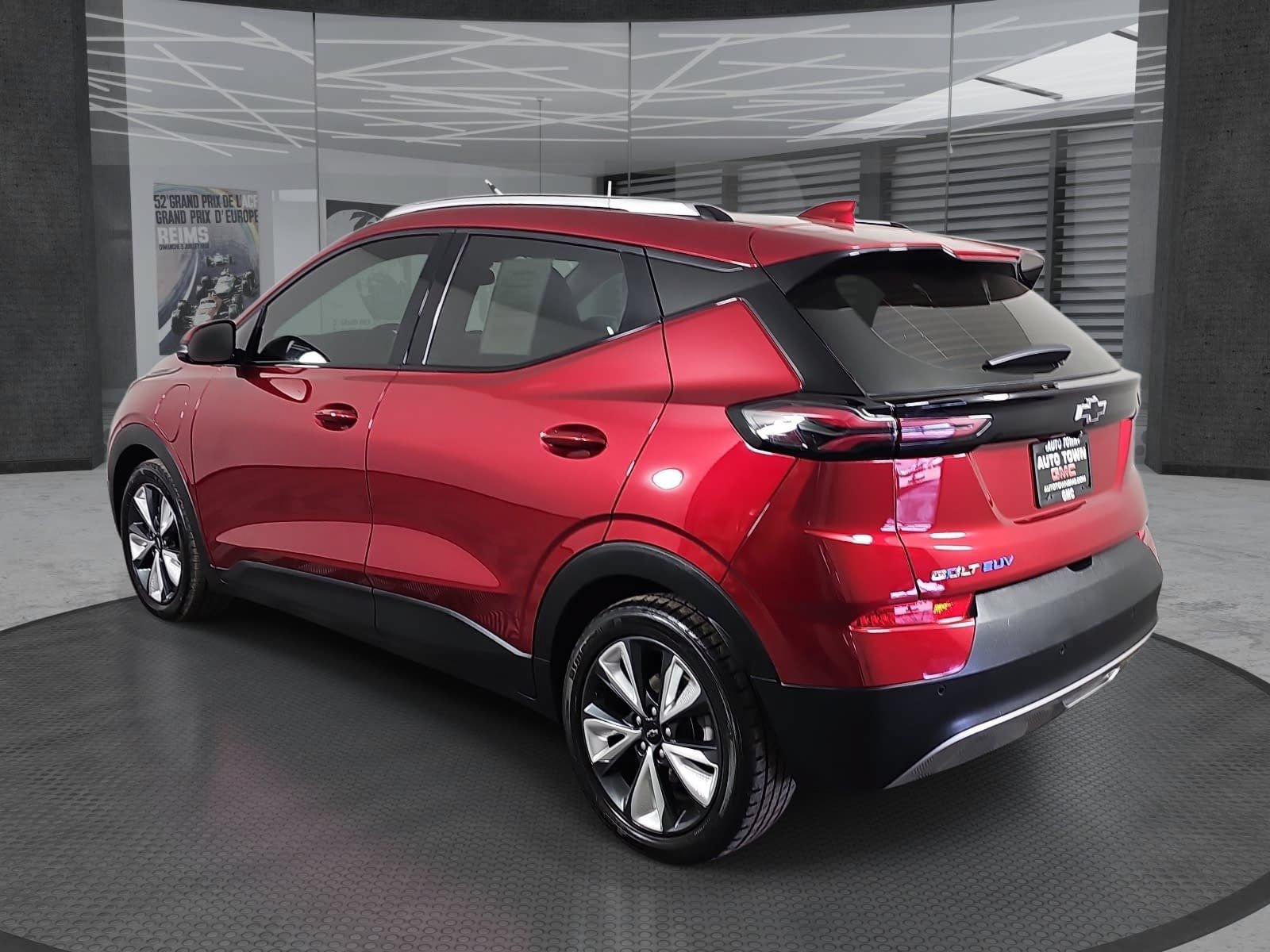 Used 2023 Chevrolet Bolt EUV LT w/ Convenience Package FWD image 7