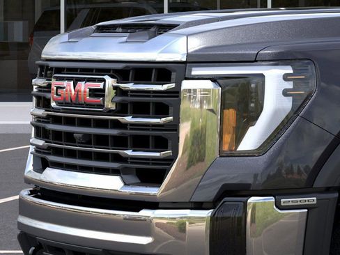 New 2026 GMC Sierra 2500 SLE w/ SLE Value Package; AWD/4WD image 13