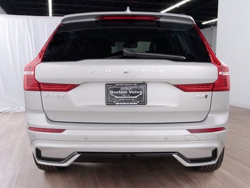 Certified 2025 Volvo XC60 B5 Plus image 4