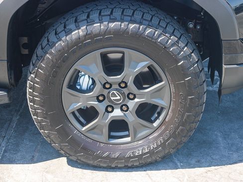 Used 2026 Lexus GX 550 AWD/4WD image 11