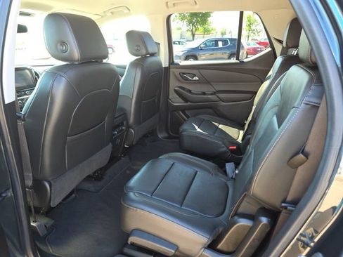 Used 2020 Chevrolet Traverse LT w/ Driver Confidence II Package AWD/4WD image 35