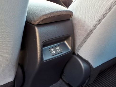 Used 2026 Toyota Corolla SE FWD image 11