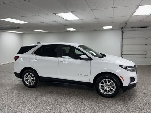 Used 2023 Chevrolet Equinox LT image 1
