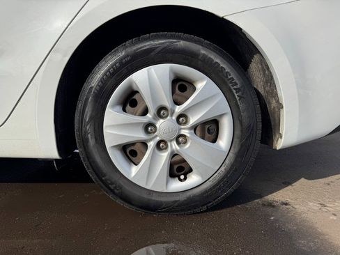 Used 2016 Kia Forte LX image 13