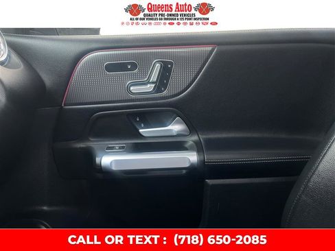 Used 2021 Mercedes-Benz GLB 250 4MATIC w/ Premium Package image 26