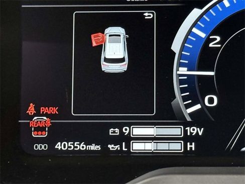 Used 2023 Toyota Sequoia 4WD image 5