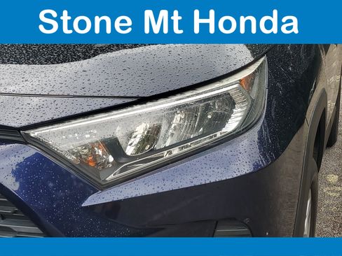 Used 2019 Toyota RAV4 XLE FWD image 4
