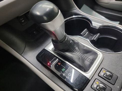 Used 2019 Toyota Highlander XLE image 27