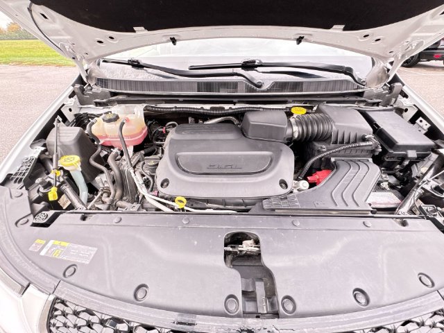 Used 2022 Chrysler Pacifica Touring-L w/ Uconnect Theater Family Group FWD image 30