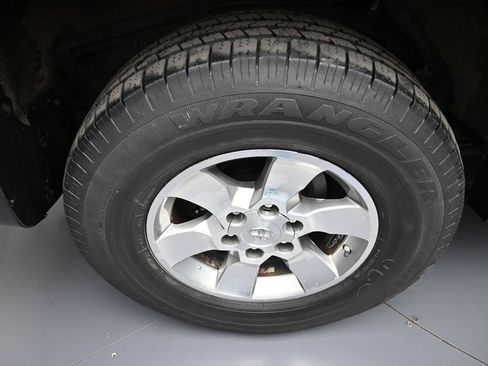 Used 2011 Toyota 4Runner SR5 w/ Premium Pkg w/Leather AWD/4WD image 13