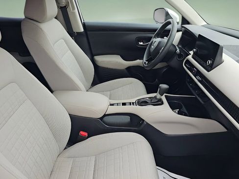 Used 2025 Honda HR-V LX image 6