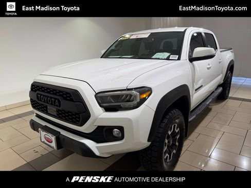 Certified 2020 Toyota Tacoma TRD Off-Road image 1