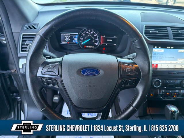 Used 2017 Ford Explorer XLT w/ Equipment Group 201A AWD/4WD image 12