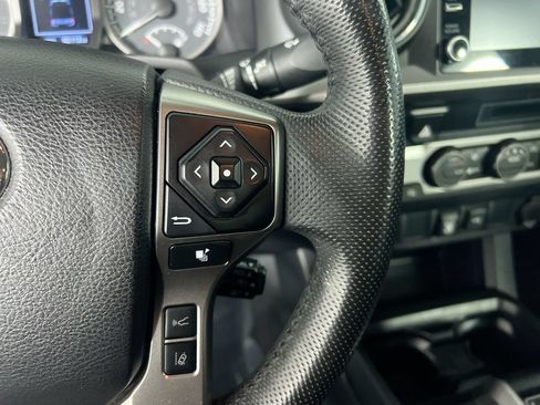 Used 2022 Toyota Tacoma SR5 w/ Technology Package RWD image 13