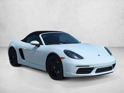 Used 2025 Porsche 718 Boxster RWD image 3