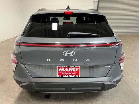 Used 2025 Hyundai Kona SEL AWD/4WD image 4