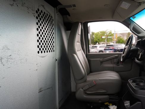 Used 2019 Chevrolet Express 2500 w/ Communications Package RWD image 21