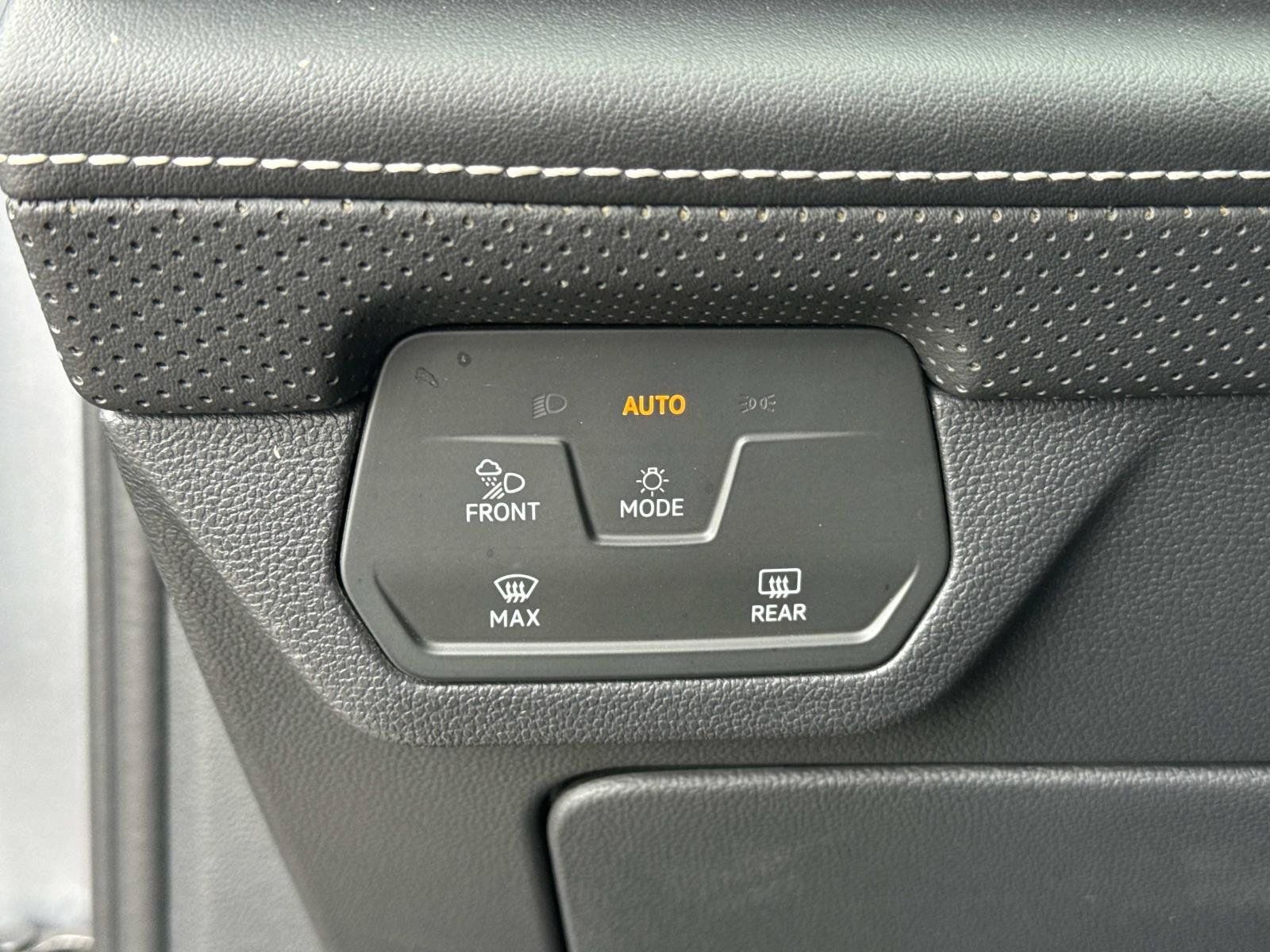 Used 2024 Volkswagen Atlas SE FWD image 21