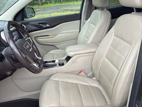 Used 2019 GMC Acadia Denali w/ Technology Package AWD/4WD image 5