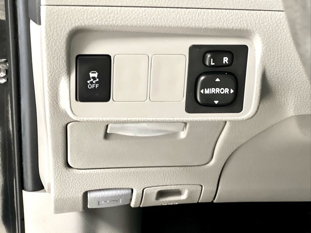 Used 2011 Toyota Corolla LE w/ Premium Pkg FWD image 26