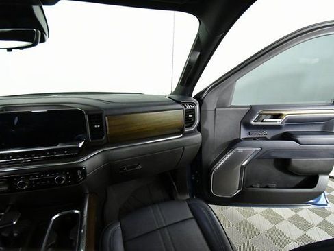 Used 2024 Chevrolet Silverado 1500 High Country w/ Technology Package image 20