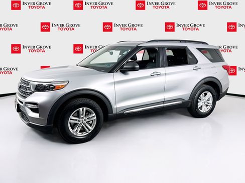 Used 2020 Ford Explorer XLT w/ Equipment Group 202A AWD/4WD image 1