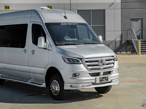 Used 2023 Mercedes-Benz Sprinter 3500 w/ Parking Package image 24