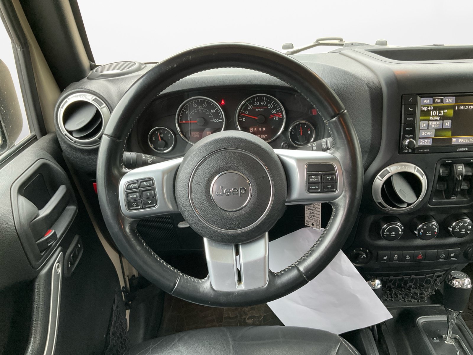 Used 2016 Jeep Wrangler Unlimited Rubicon AWD/4WD image 14