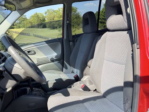 Used 2003 Chevrolet Tracker 2WD w/ Preferred Equipment Group image 27