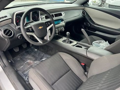 Used 2015 Chevrolet Camaro LS RWD image 9