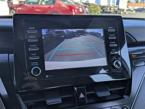 Used 2024 Toyota Camry SE image 18