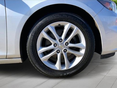 Used 2017 Chevrolet Malibu LT image 33