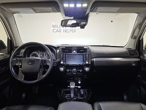 Used 2020 Toyota 4Runner TRD Off-Road Premium w/ Moonroof Package AWD/4WD image 4
