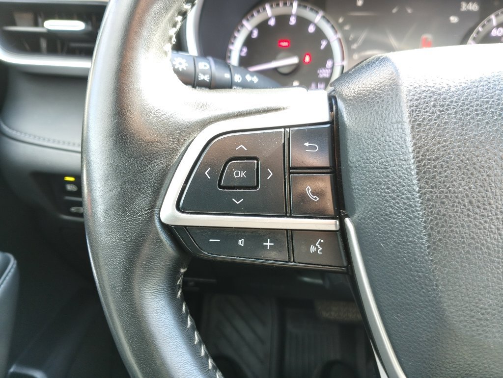 Used 2022 Toyota Highlander XLE AWD/4WD image 26