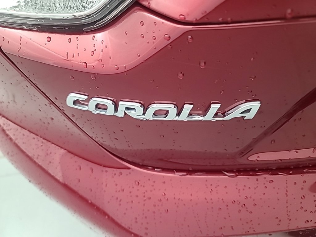 Used 2025 Toyota Corolla LE FWD image 10