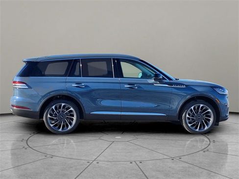New 2026 Lincoln Aviator Reserve image 13