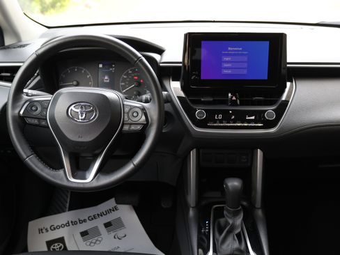 Used 2024 Toyota Corolla Cross LE AWD/4WD image 30