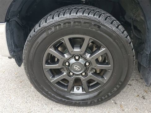 Used 2021 Toyota Tundra SR5 w/ Trail Edition image 9