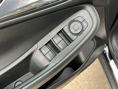 Used 2021 Buick Encore GX Select image 14