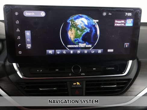 Used 2023 Nissan Altima 2.5 SV w/ SV Premium Package image 3